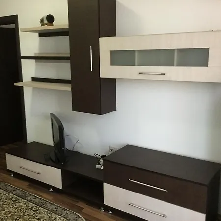 Poarta Sarutului Apartment Sat Vacanta アパート